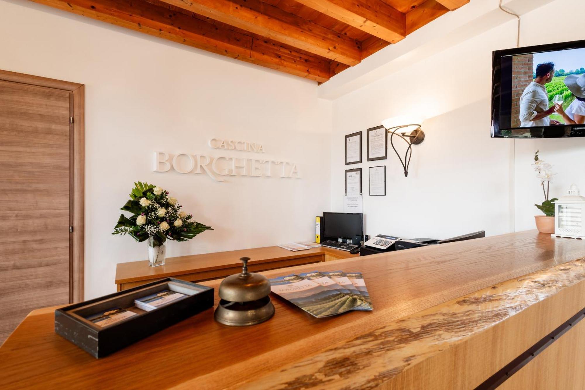 シルミオーネ Cascina Borghettaヴィラ エクステリア 写真