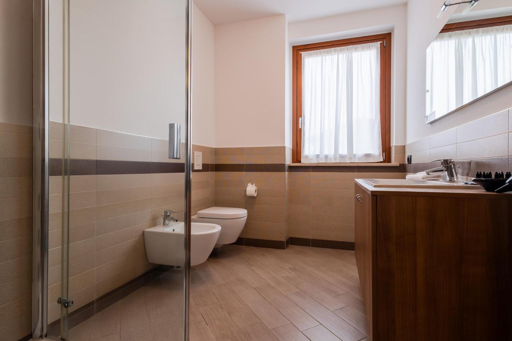 シルミオーネ Cascina Borghettaヴィラ エクステリア 写真