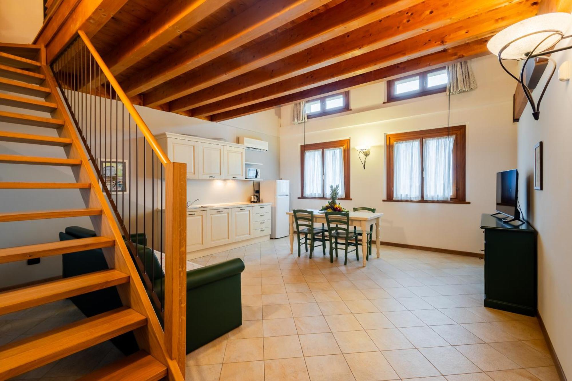 シルミオーネ Cascina Borghettaヴィラ エクステリア 写真